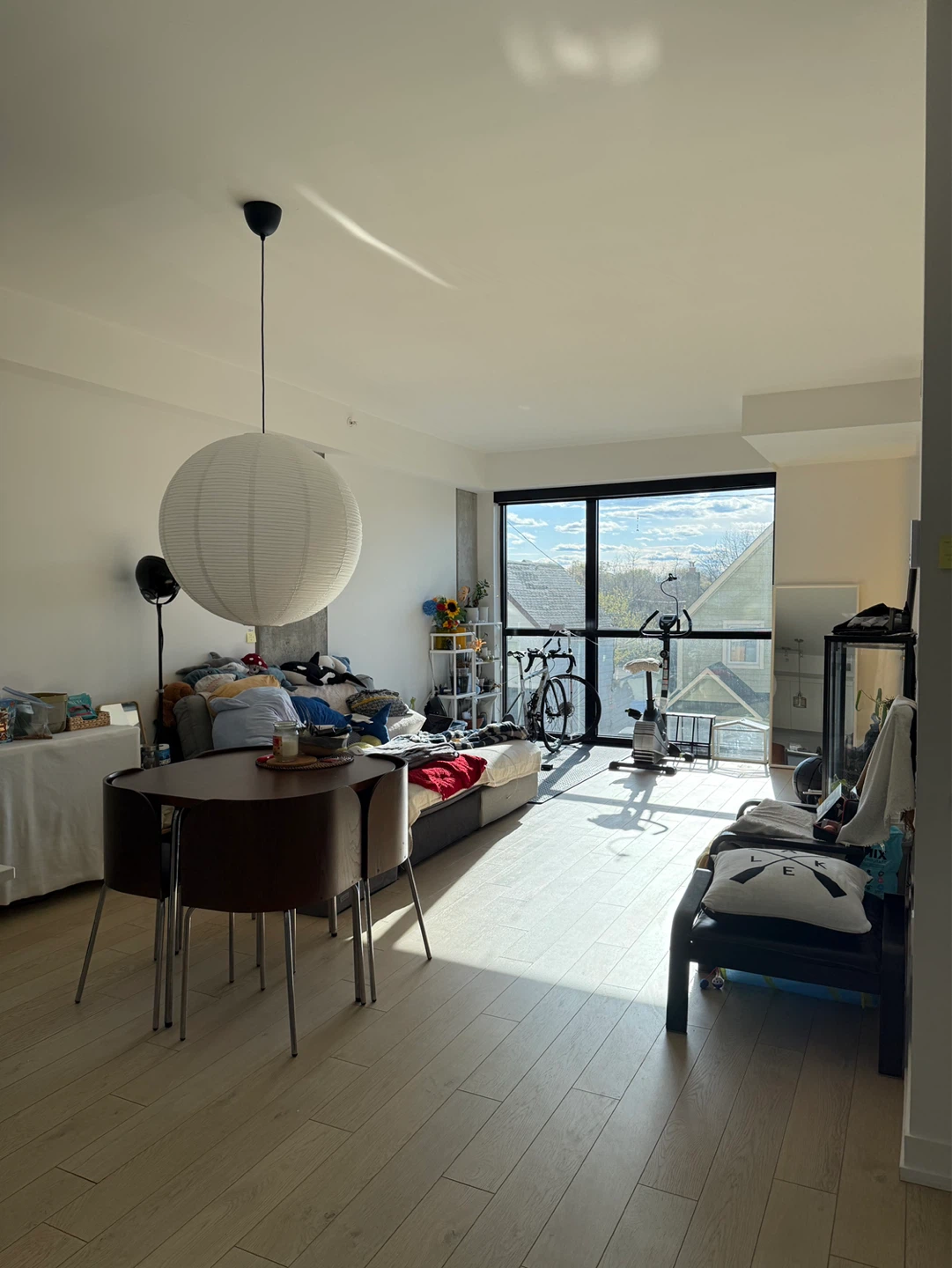 3 1/2 Stylish Home Office/Living Area - photo 2