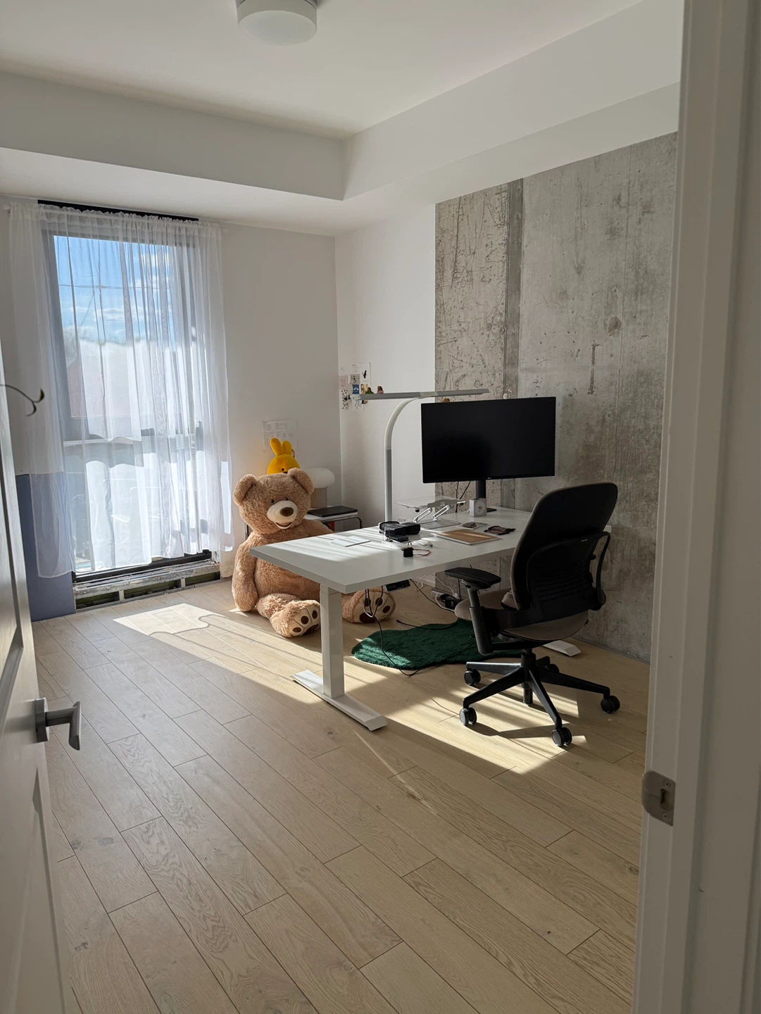 3 1/2 Stylish Home Office/Living Area - photo 3