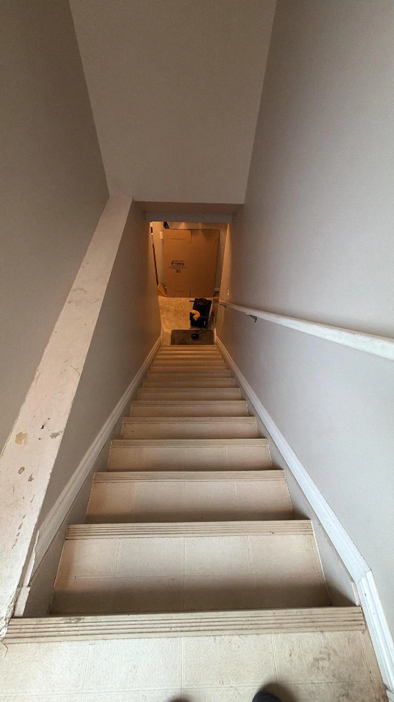 2 Bedroom Basement Suite for Lease Turnover - Kiniski Garden - photo 5