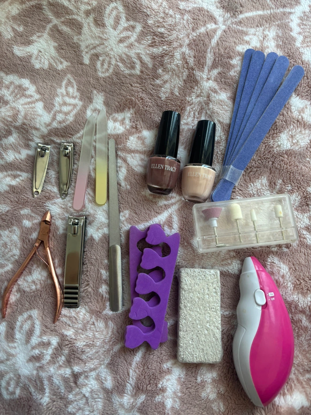 Ellen Tracy Nail Care Set with Polish - photo 2
