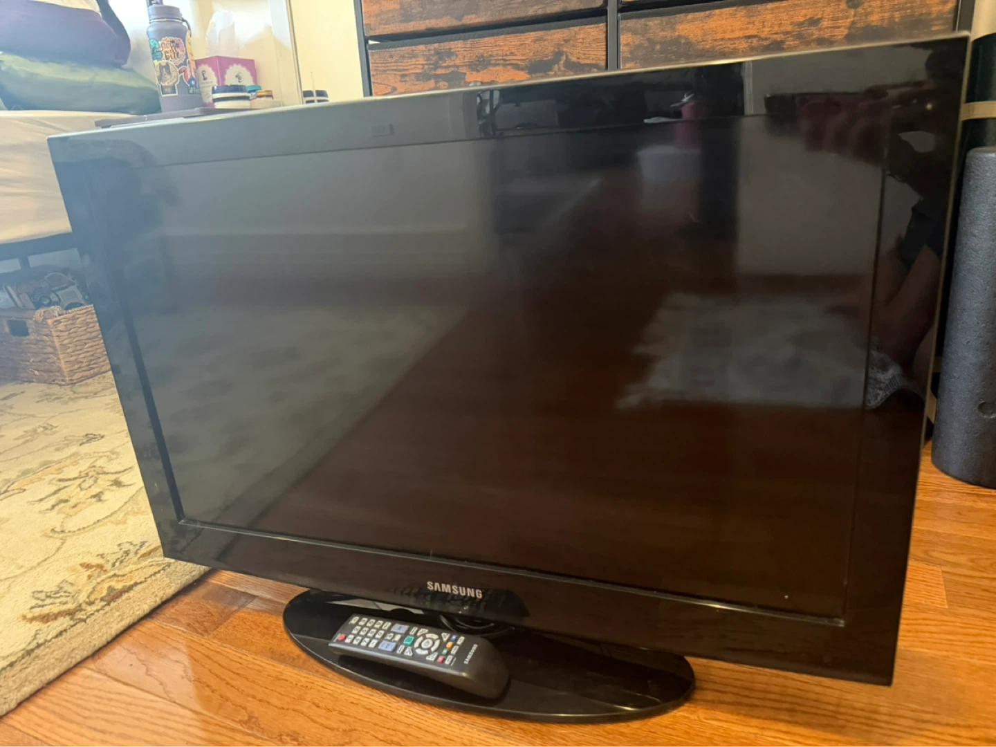 Samsung Flat Screen TV - photo 3