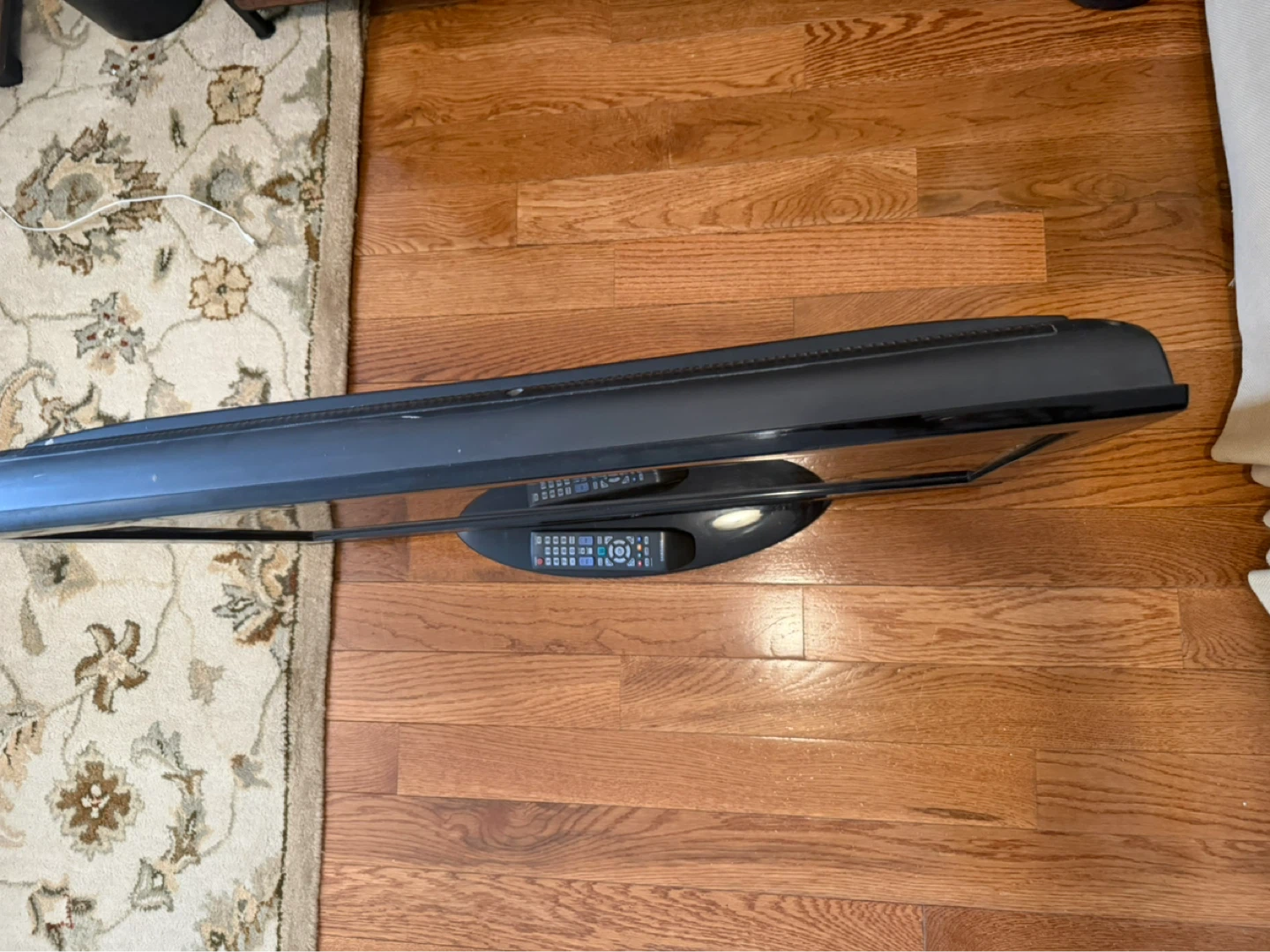 Samsung Flat Screen TV - photo 2