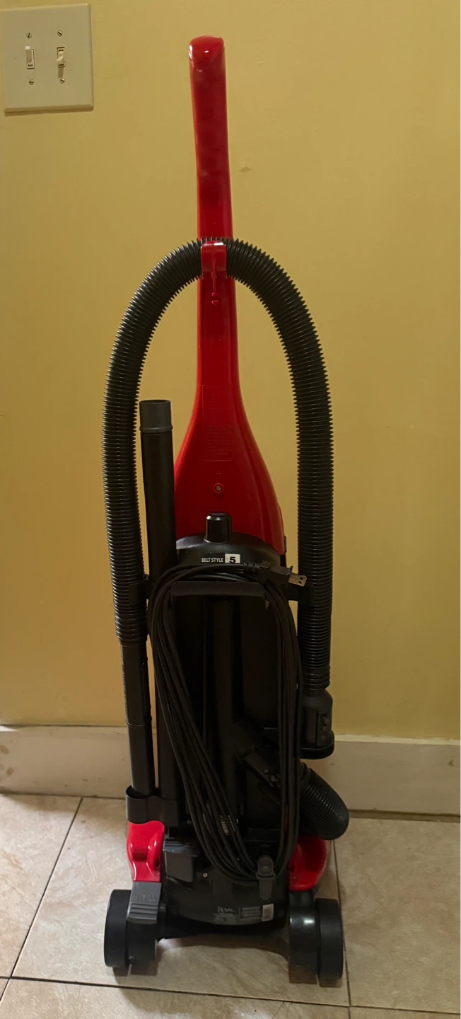 Dirt Devil upright vacuum - photo 2