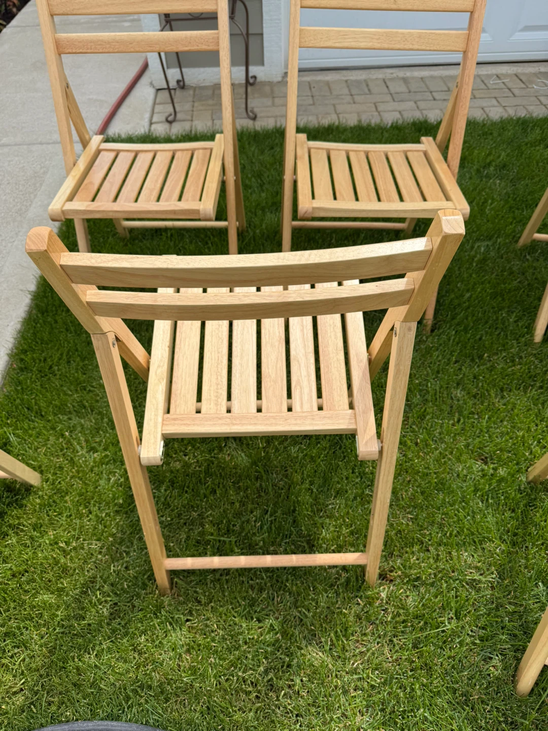 SET OF 8 FOLDABLE WOODEN CHAIRS. $150.00 OR BEST OFFER. - photo 5