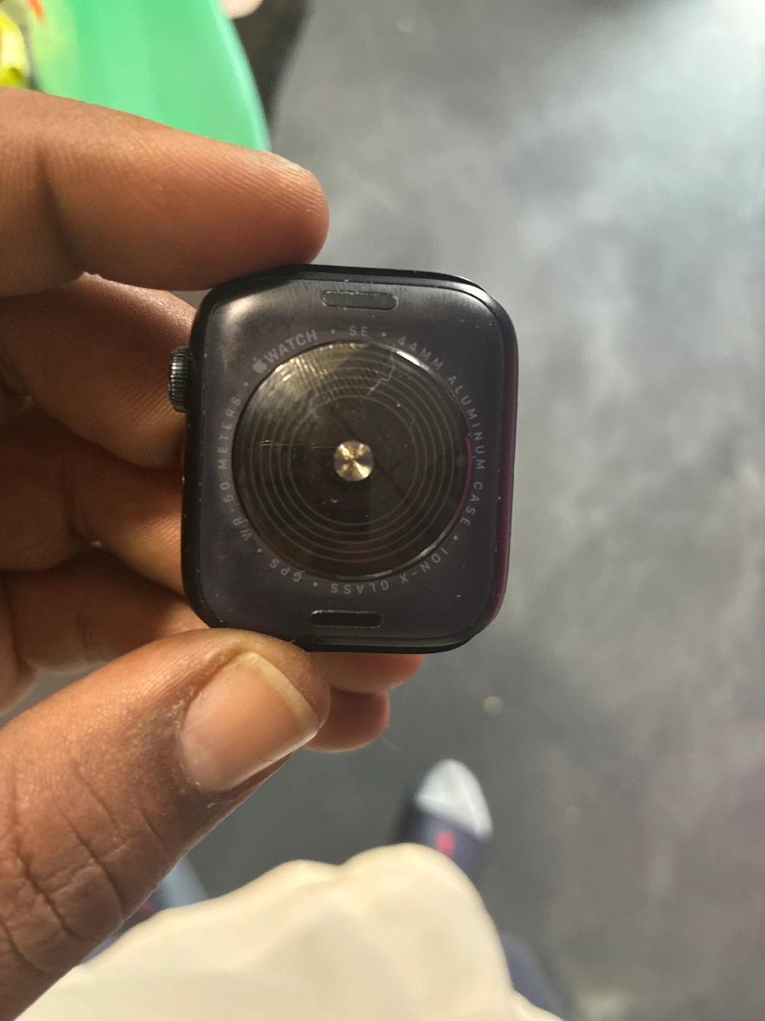 Apple Watch SE 2nd Generation - photo 2