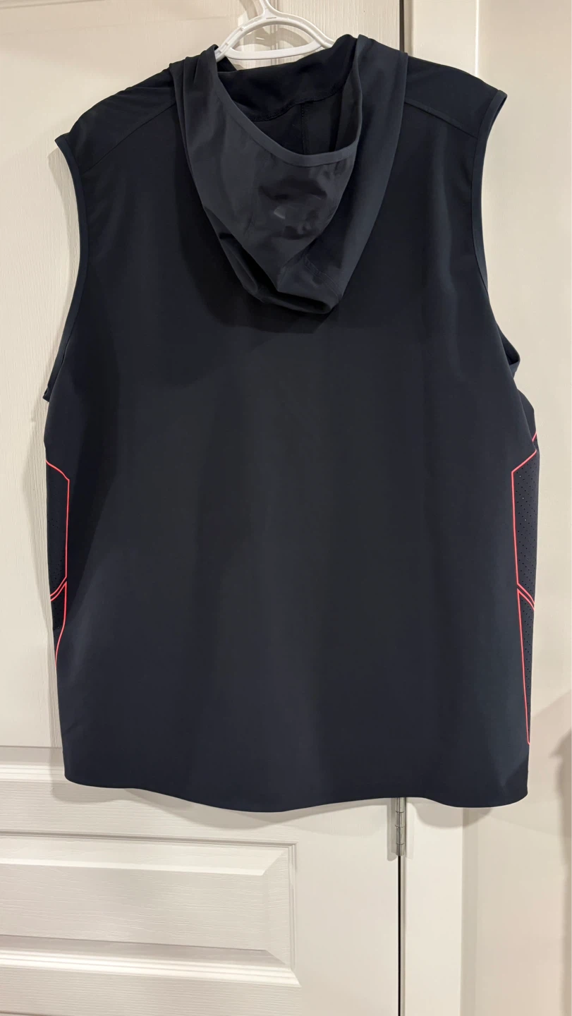 Under Armour Sleeveless Vest - photo 2