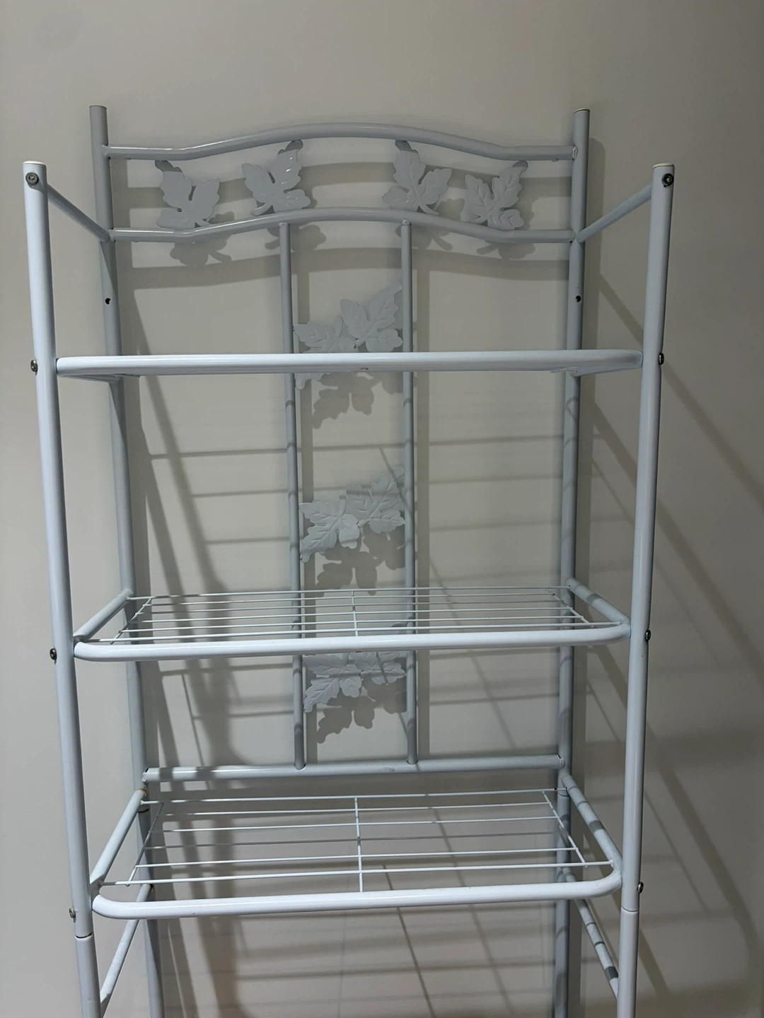 White Metal Bakers Rack with Leaf Design