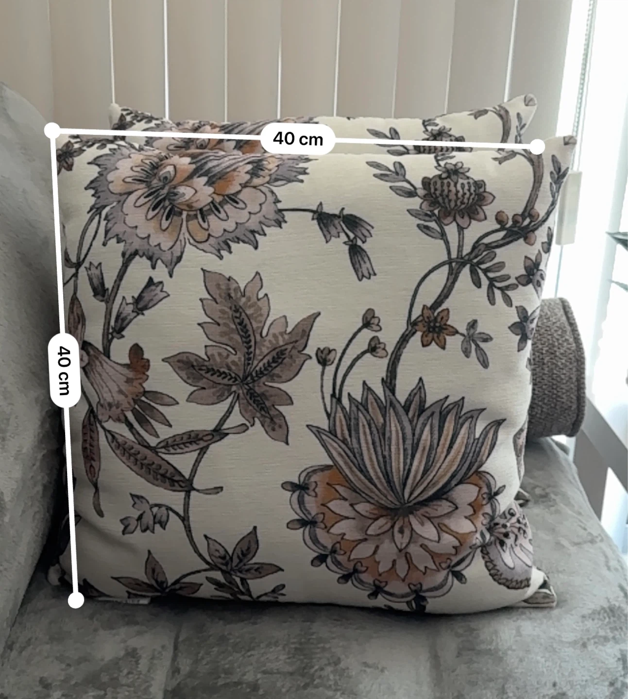 2 PCS - Throw Pillow - 40cm x 40cm - photo 2