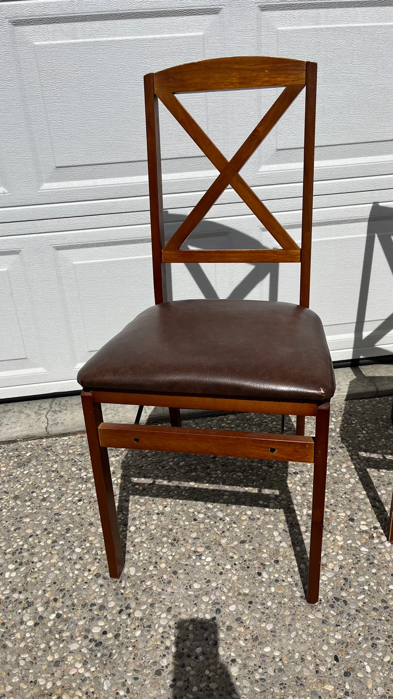 A Pair Of Foldable Wood Chairs -$25 for both - photo 2