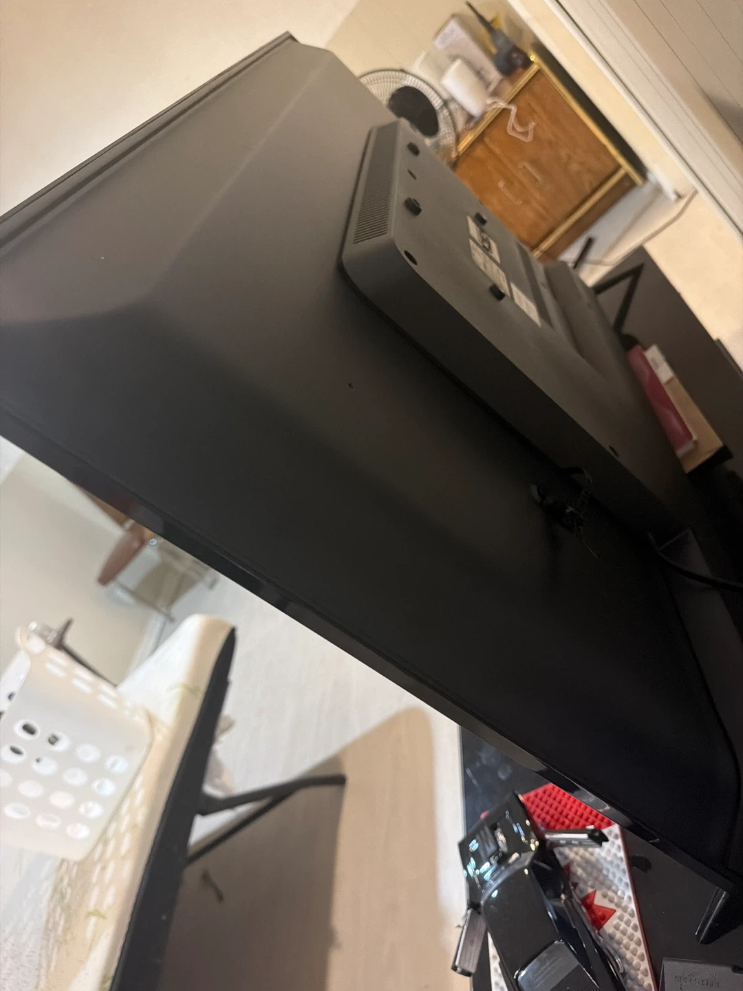 ONN Roku TV 32-inch - photo 2