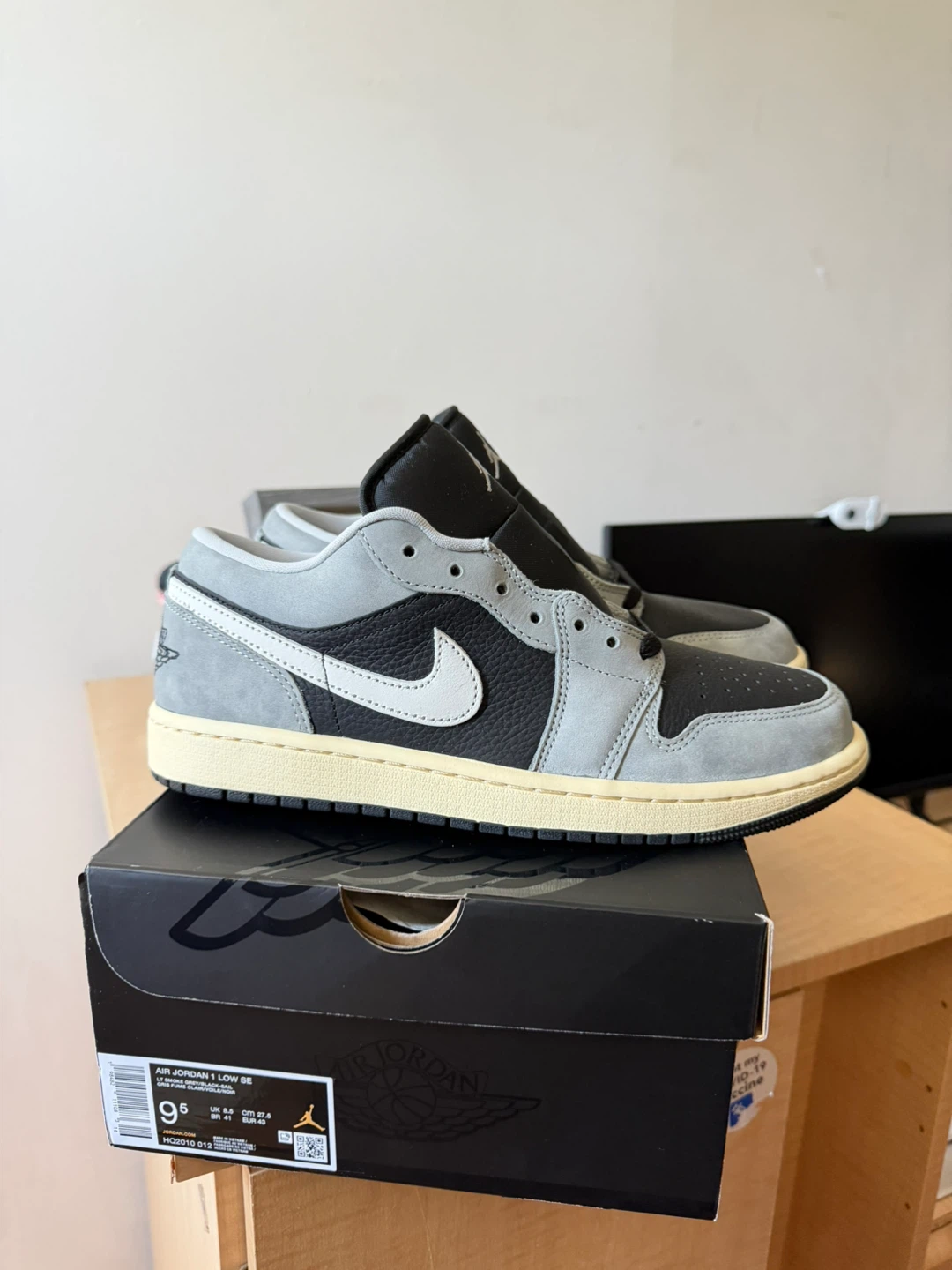 Air Jordan 1 Low SE “Grey Sail”