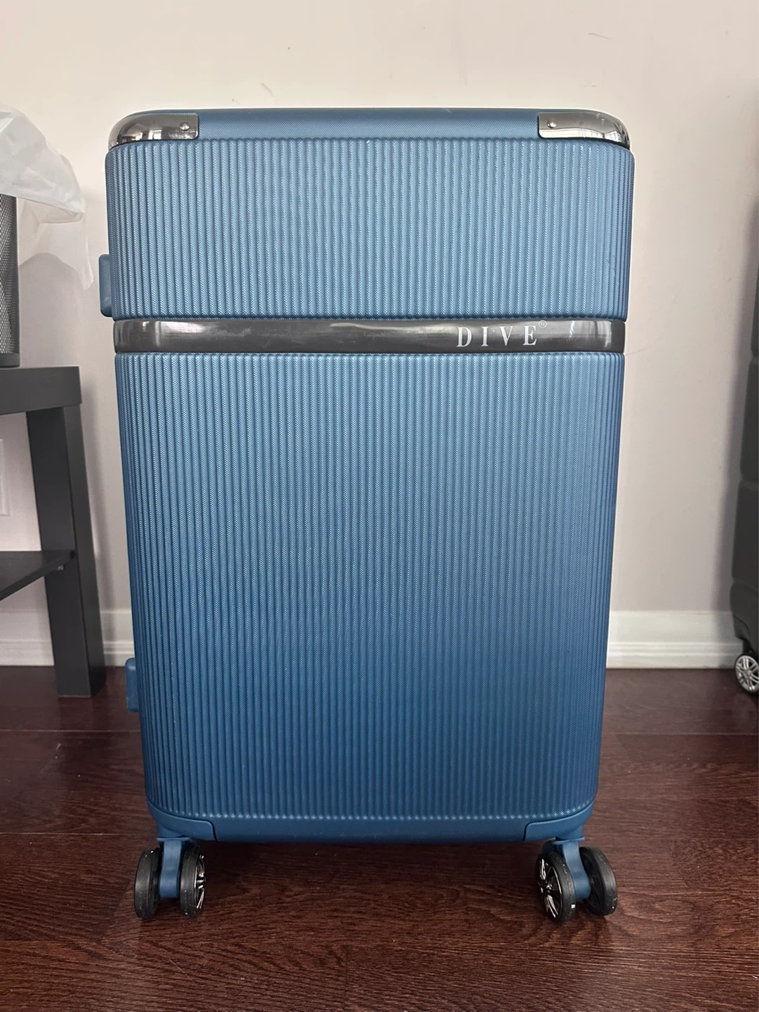 DIVE Blue Hardside Spinner Luggage
