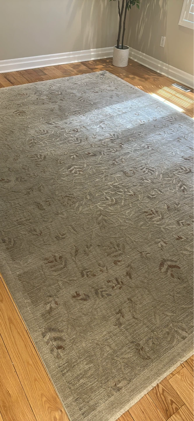 Modern Large Area Rug – Excellent Condition - photo 2