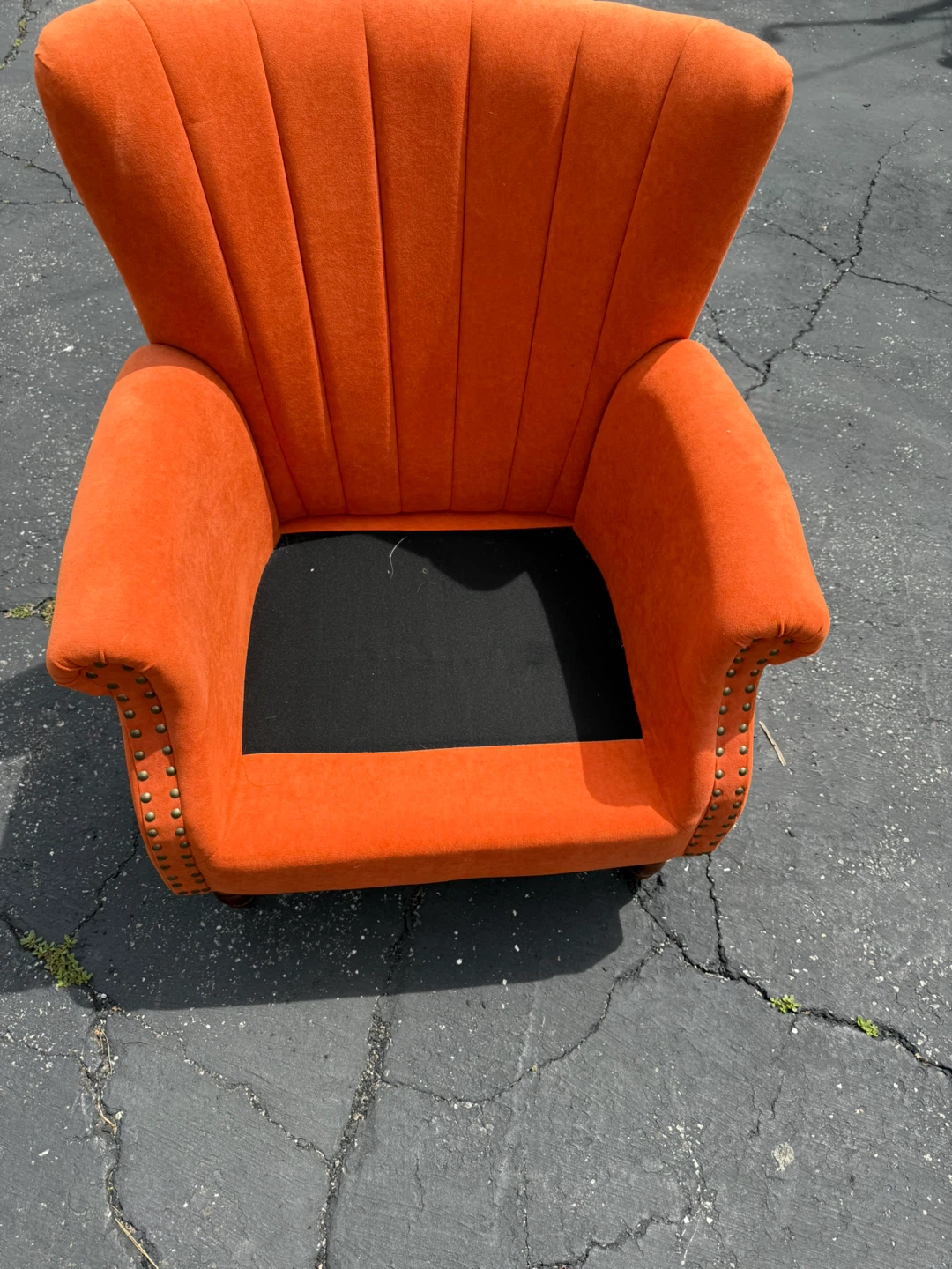 Nice and comfortable  Accent Chair . $75.00 or best offer - photo 3