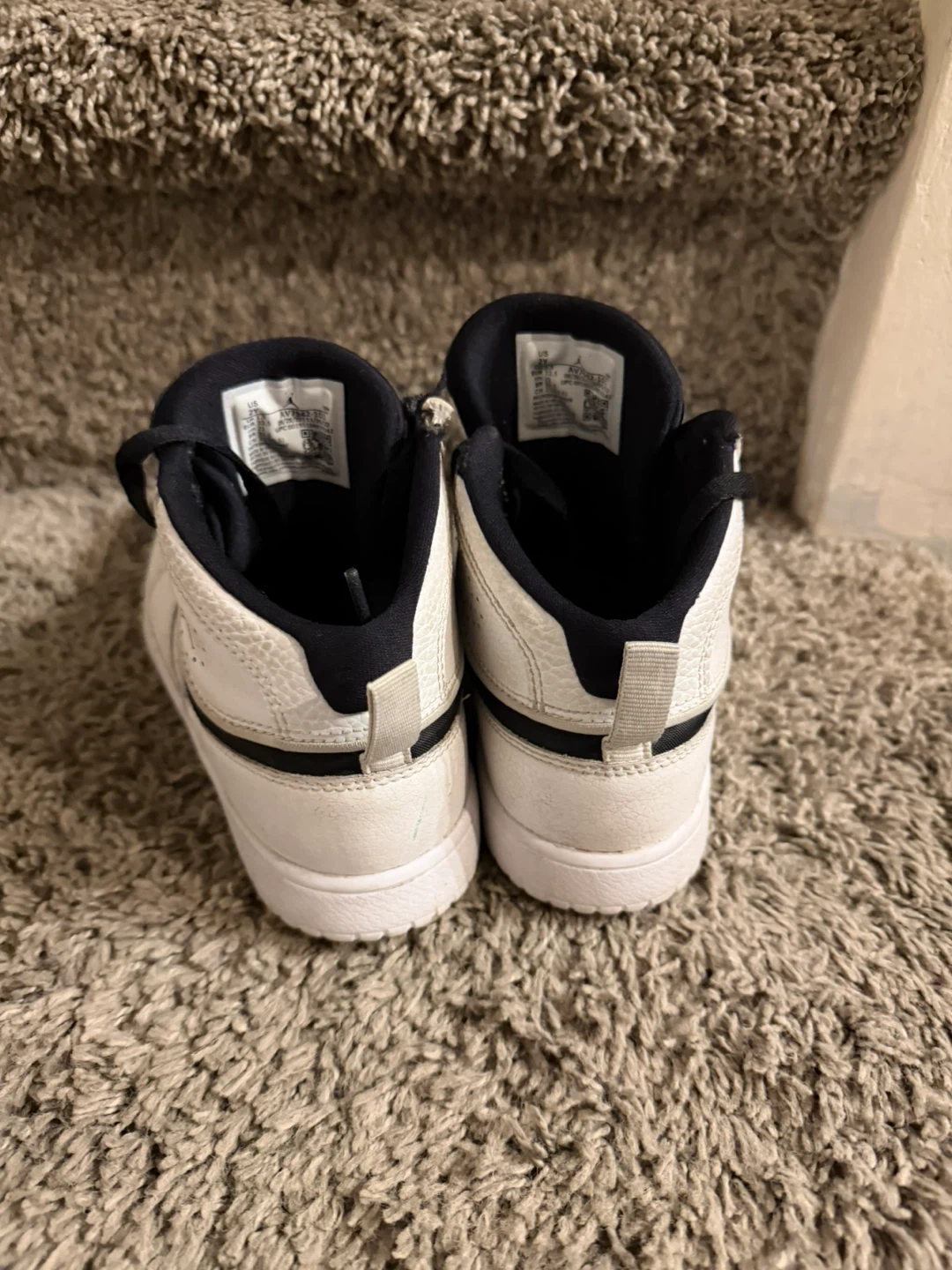 Jordan Jumpman White and Black High-Top Sneakers - photo 2