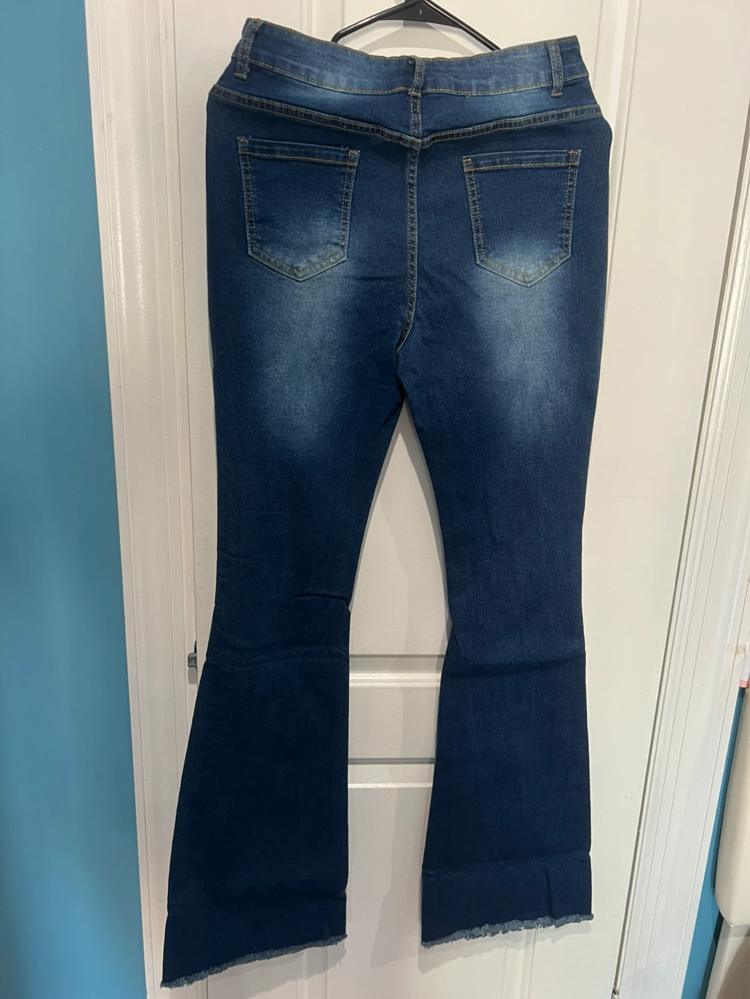 Women's Flared Jeans Size M - photo 2