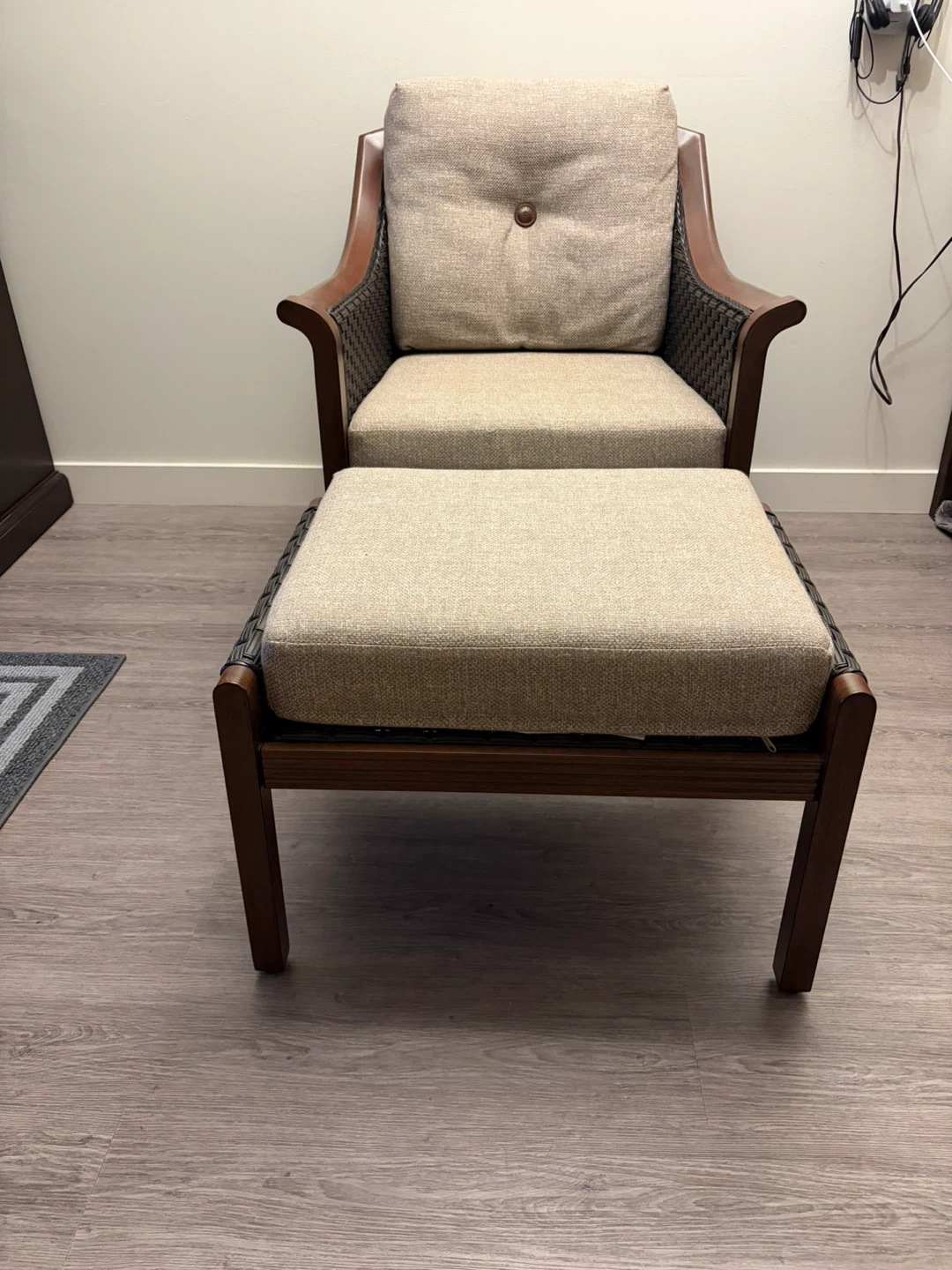 Accent Chair with Ottoman