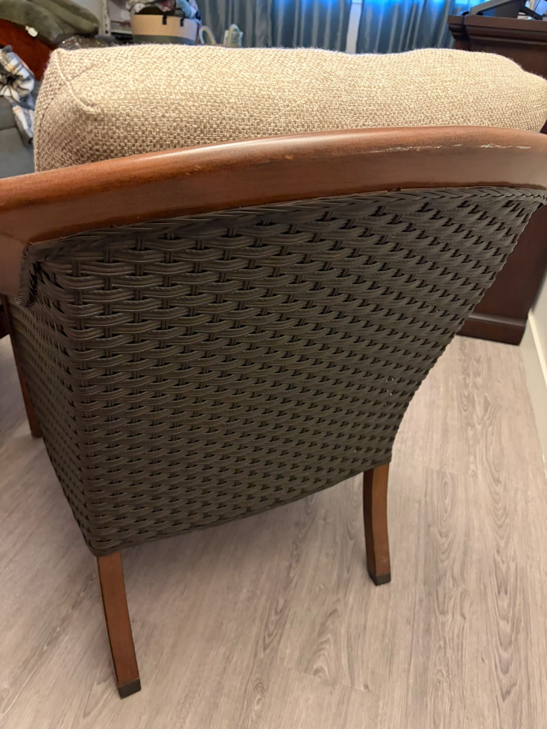 Accent Chair with Ottoman - photo 3