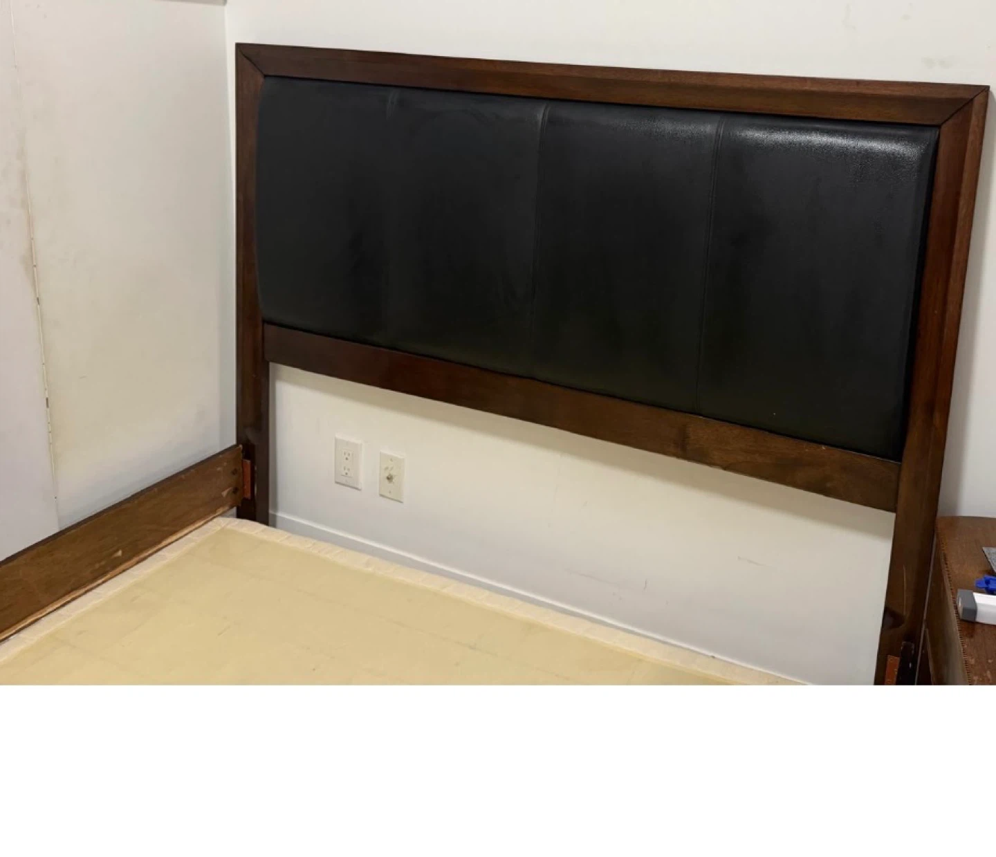 Wooden & letter  Queen bed with black leather mattress box - photo 5