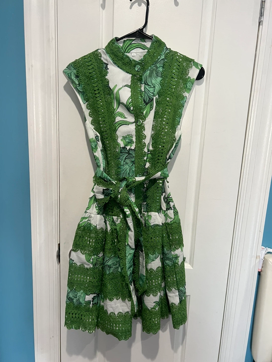 Women's Green Floral Print Dress with Lace Trim - photo 3