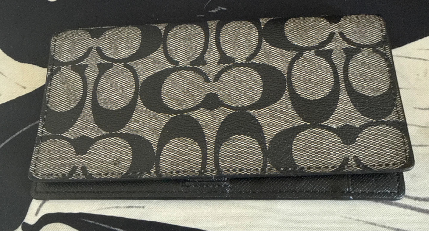 Coach Signature Card Holder Wallet
