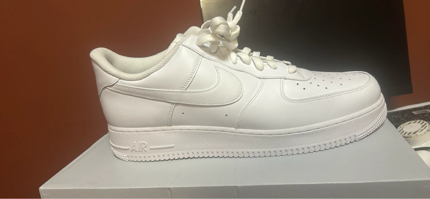 Nike Air Force 1 '07 White Sneakers Size 15 - photo 2