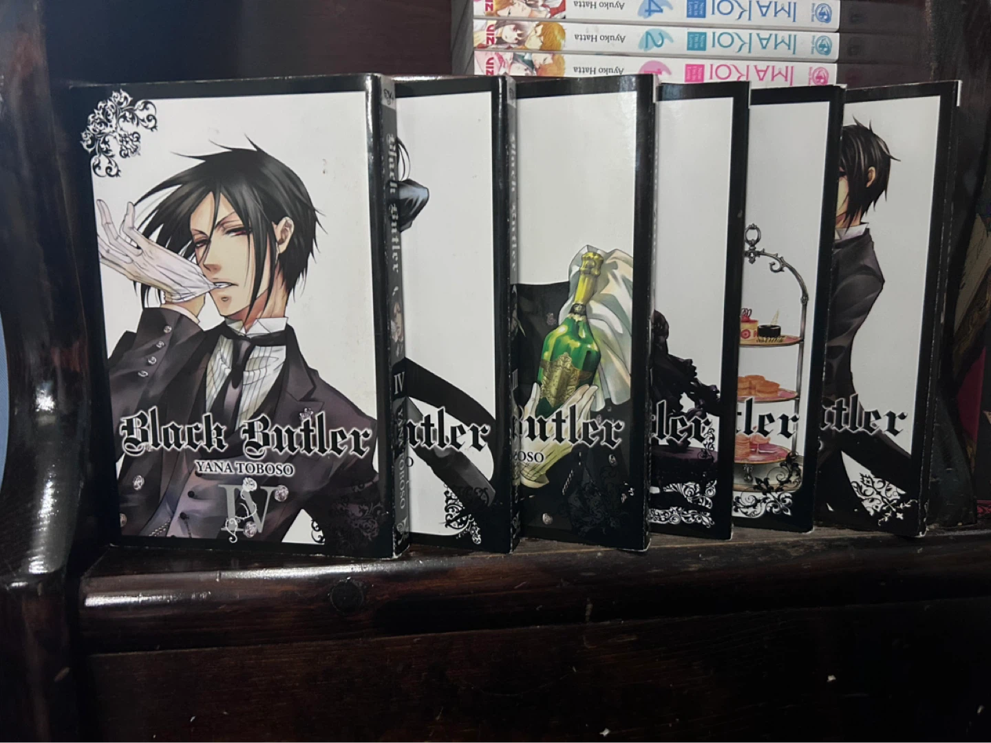 Black Butler Manga Volumes I-VI - photo 2