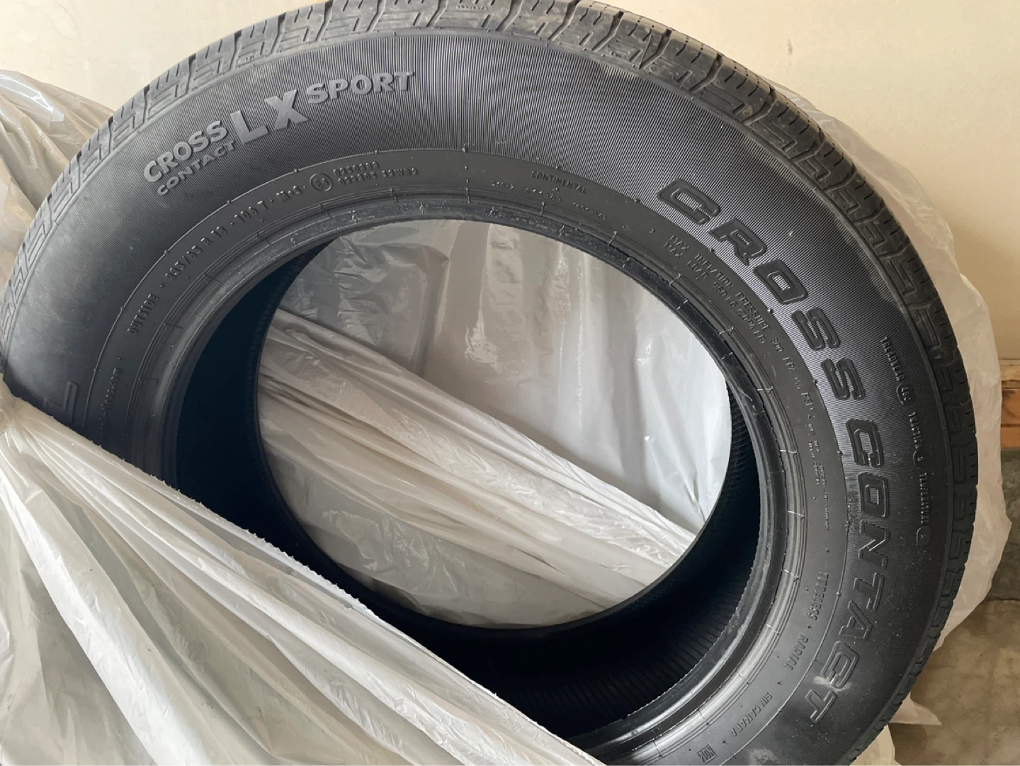 Continental CrossContact LX Sport Tire 235/55R18