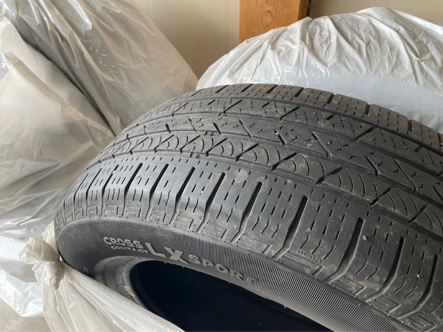 Continental CrossContact LX Sport Tire 235/55R18 - photo 4
