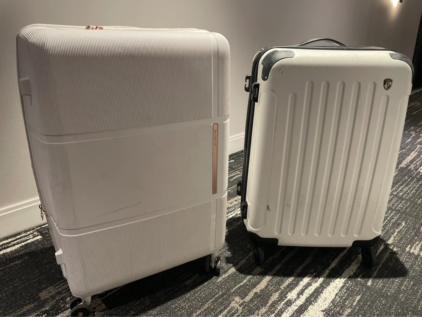 2 Hardside Checkin Luggages - photo 3