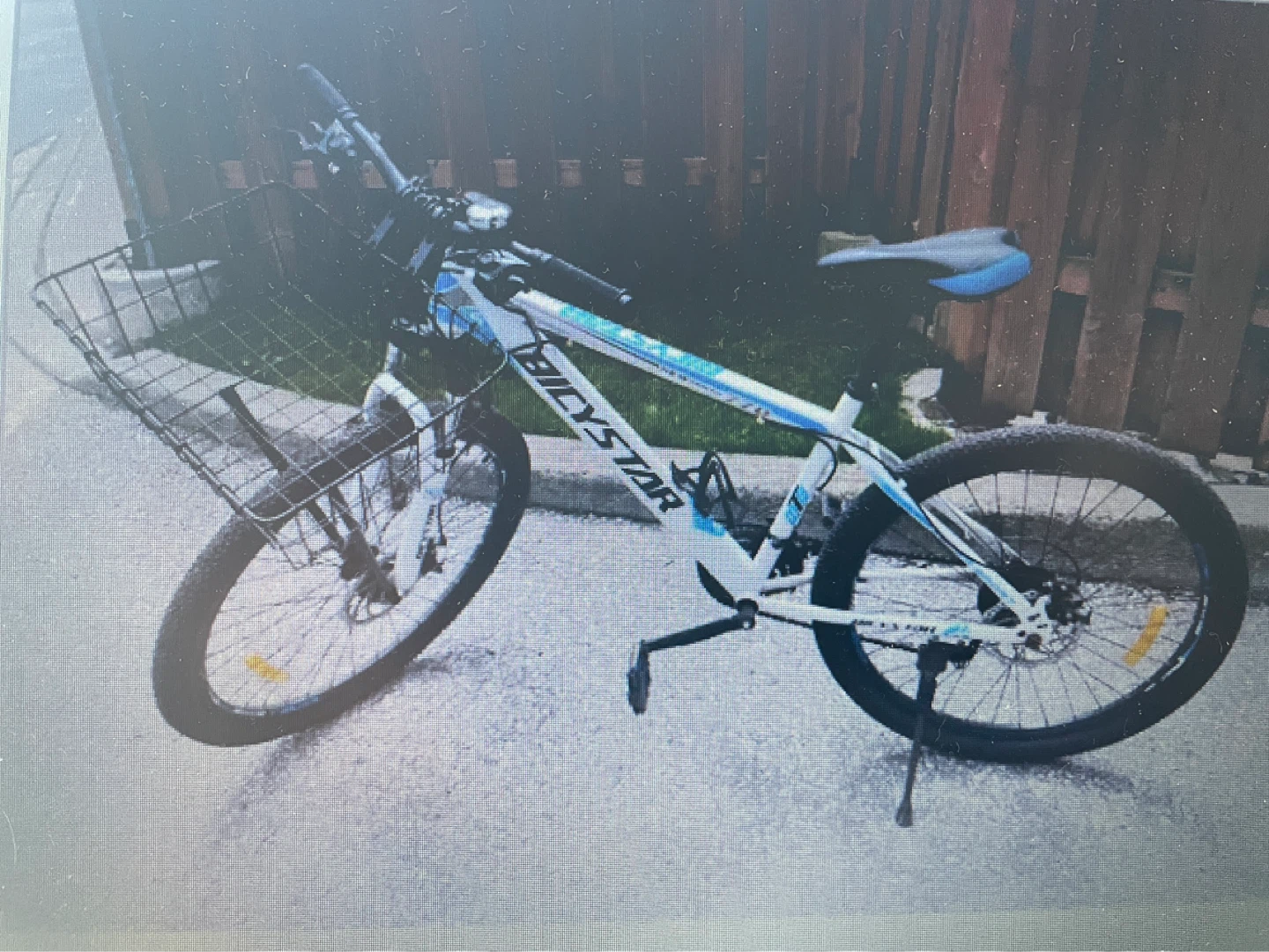 Adult Mountain Bike - Medium Frame - photo 2