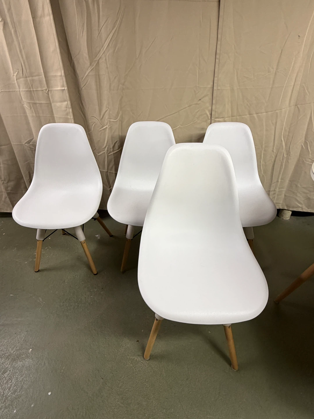 Eames replica Set of 4 White Dining Chairs with Wooden Legs - photo 2