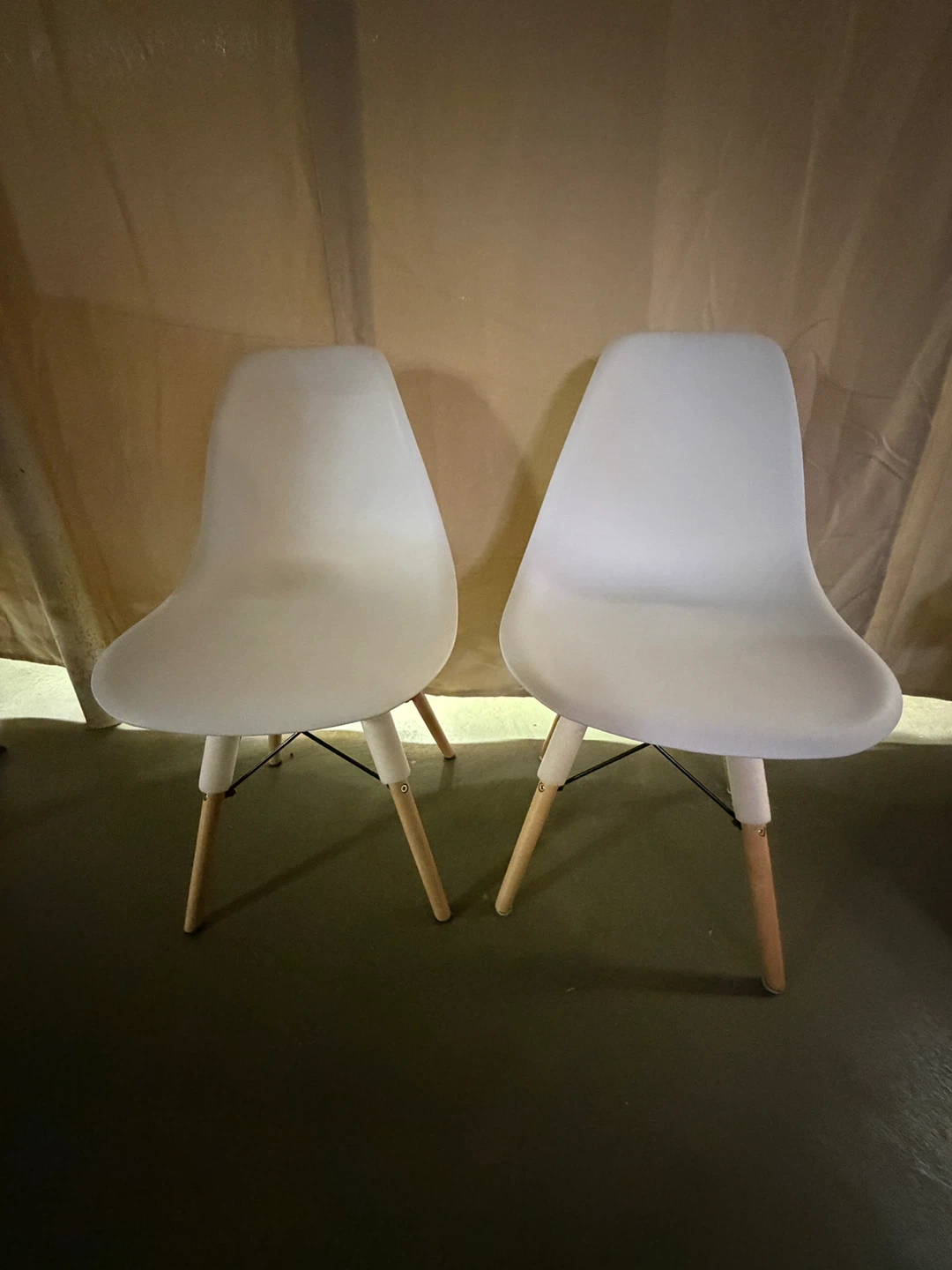 Eames replica Set of 4 White Dining Chairs with Wooden Legs - photo 5