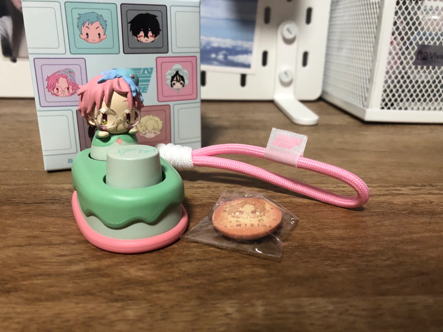Alien Stage Merch! //  ivan and mizi