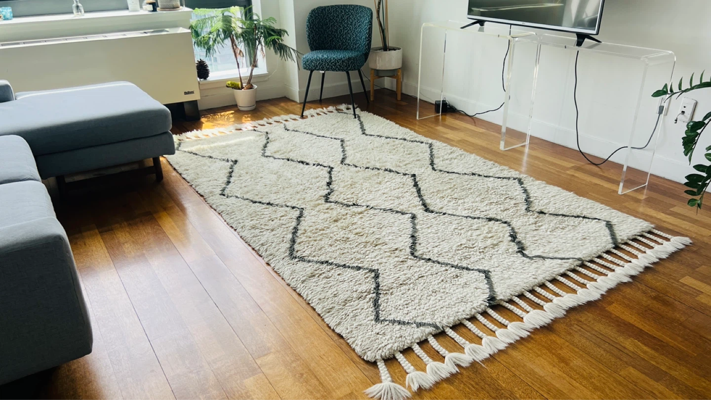 Cream Style Rug with Tassels. Pick up in Herald Square area
