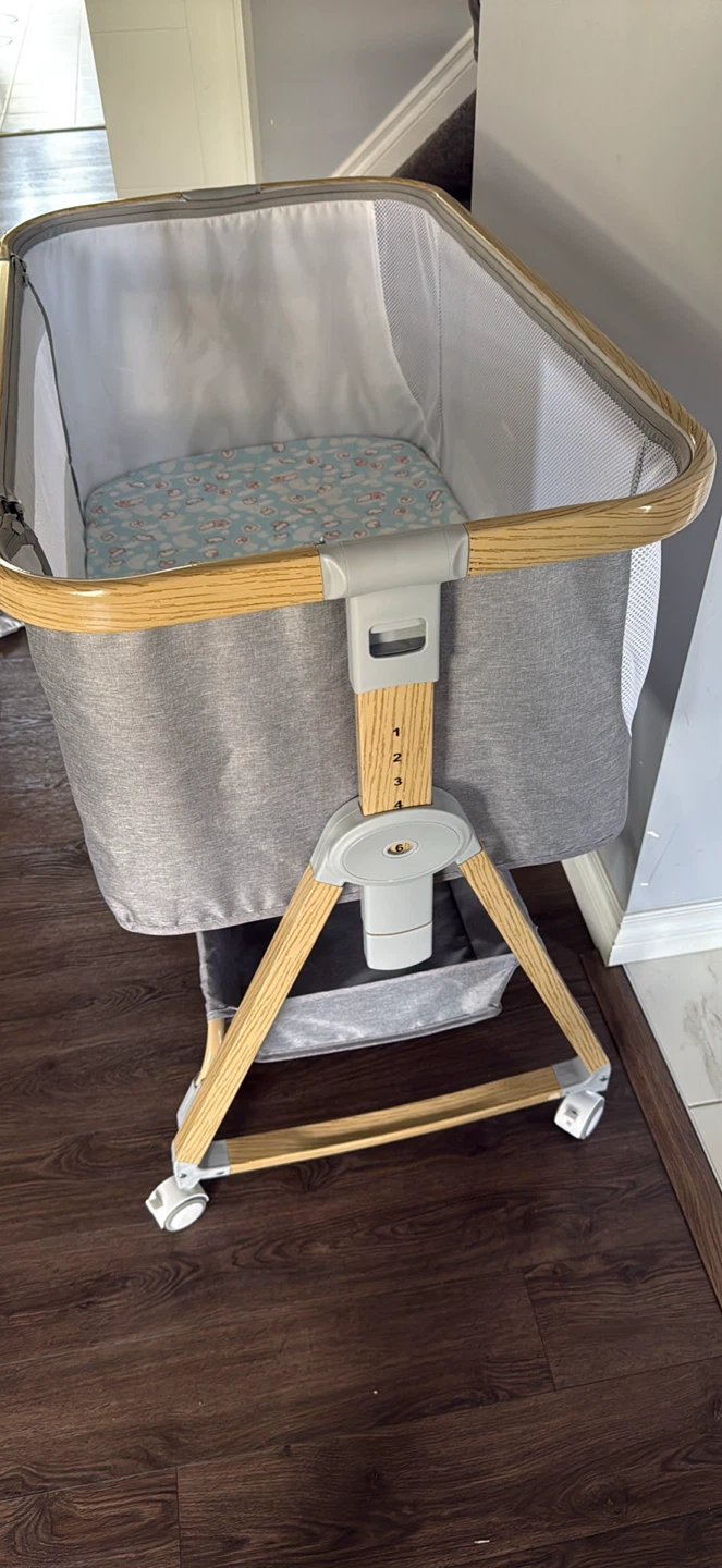Grey Bassinet with Wood Accents - photo 4
