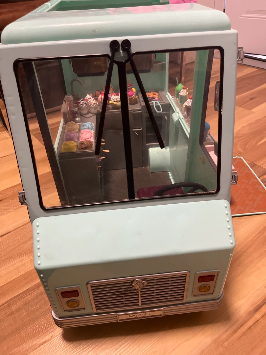 Our Generation Ice Cream Truck Playset - photo 3