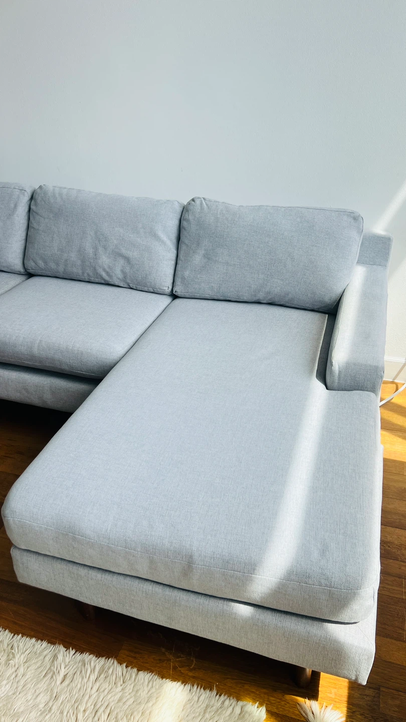 West elm Light Grey Sofa Pick up only in Herald Square area - photo 5