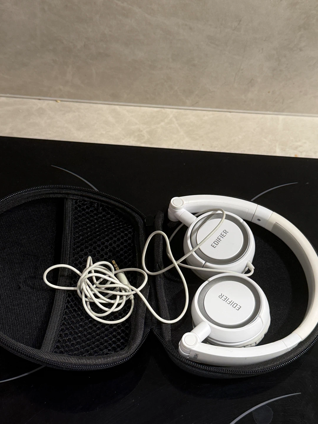 Edifier White Over-Ear Headphones with Case