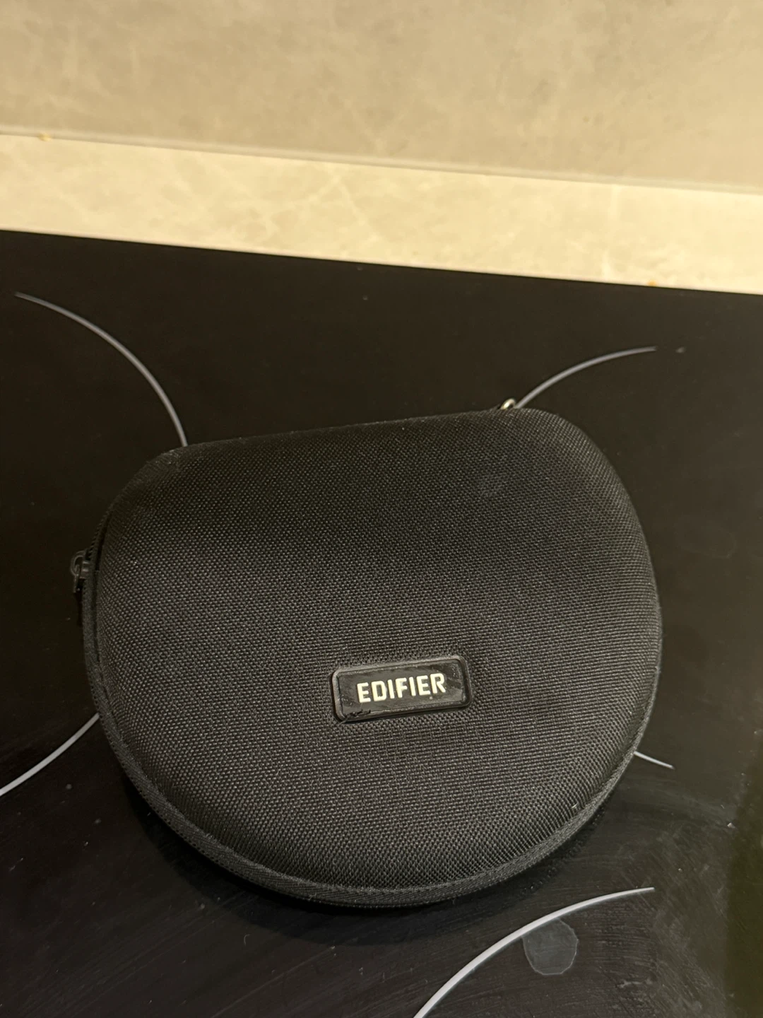 Edifier White Over-Ear Headphones with Case - photo 2