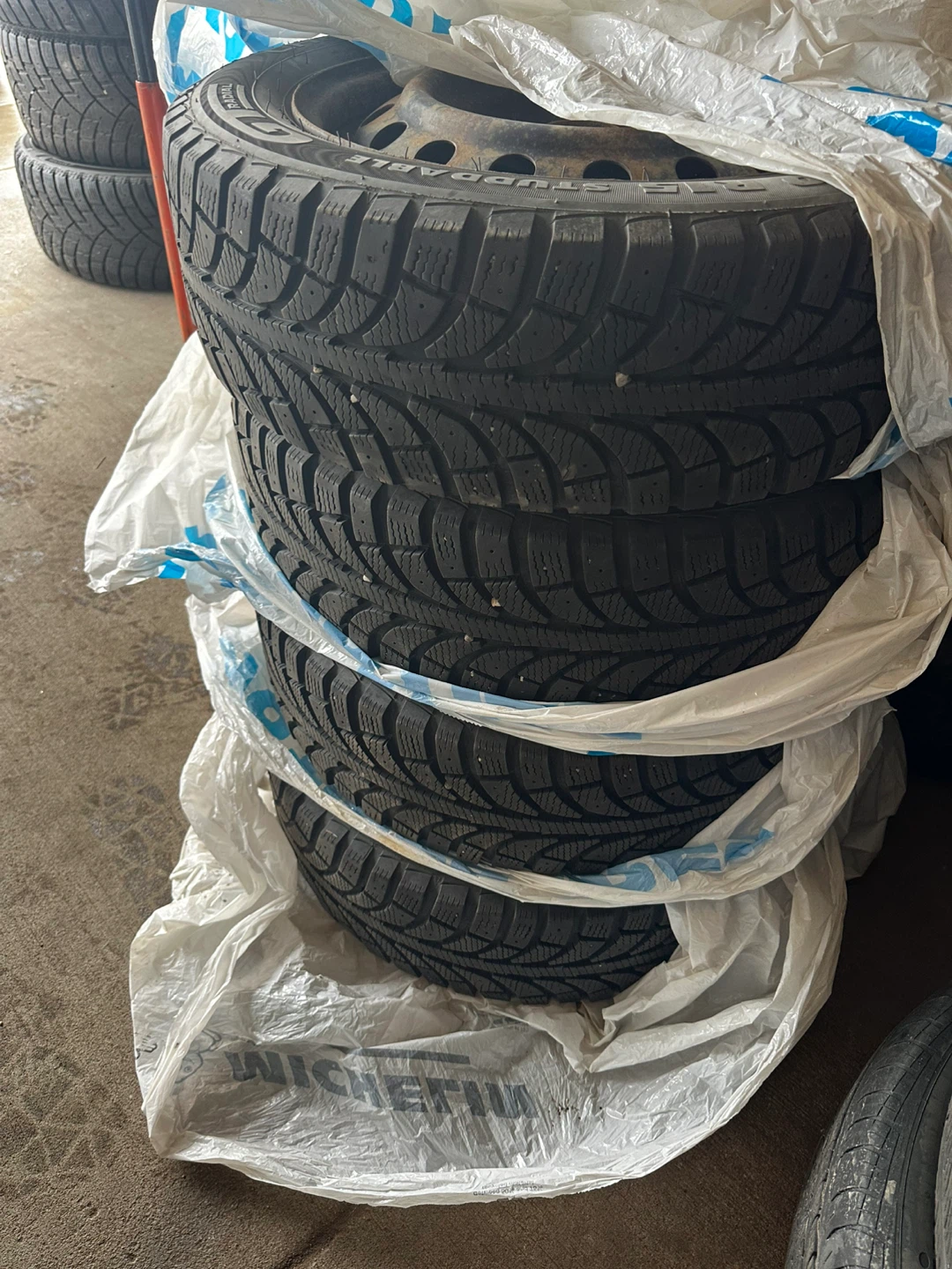 4: tires for sale size 185/60R15 - photo 2