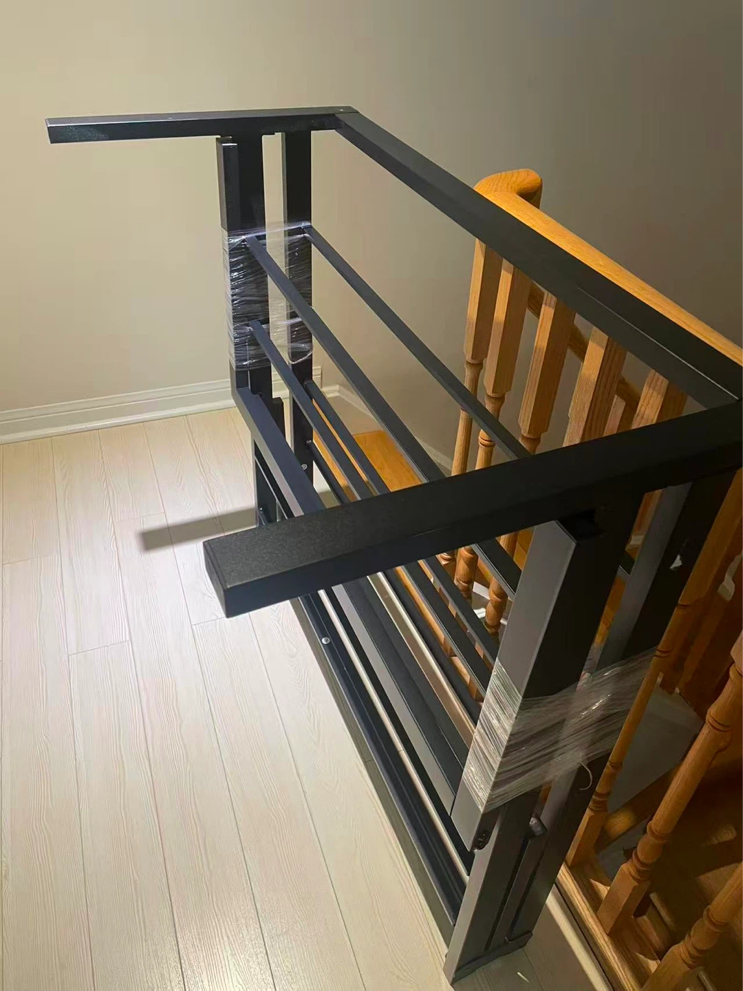Viisari Twin 14 Inch Metal Bed Frame