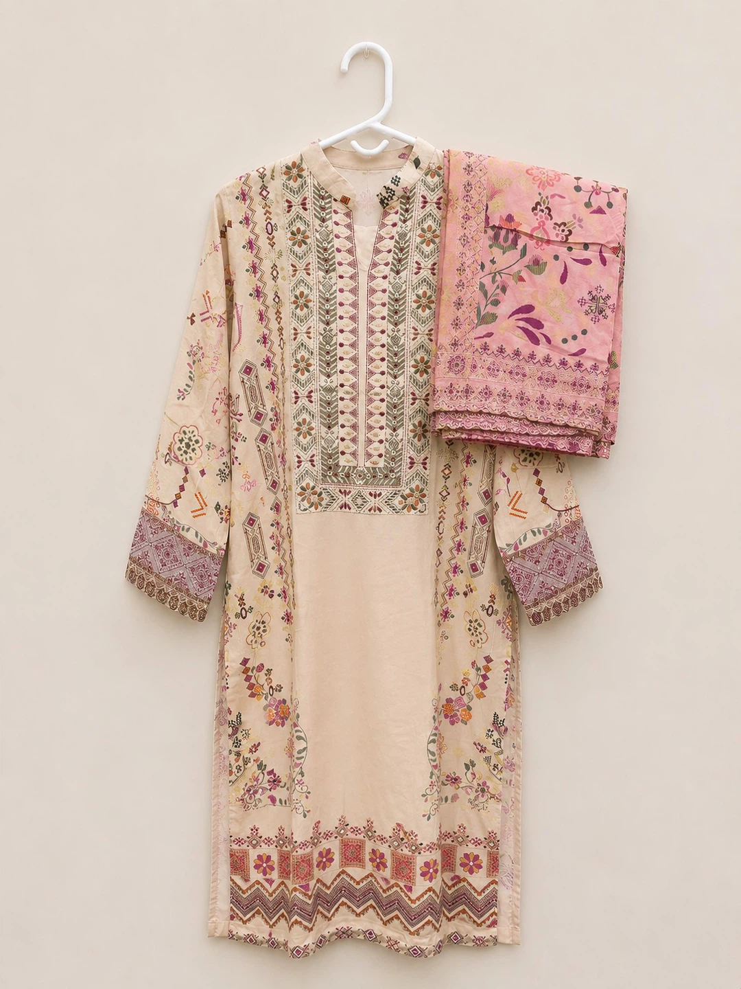 Pakistani suit