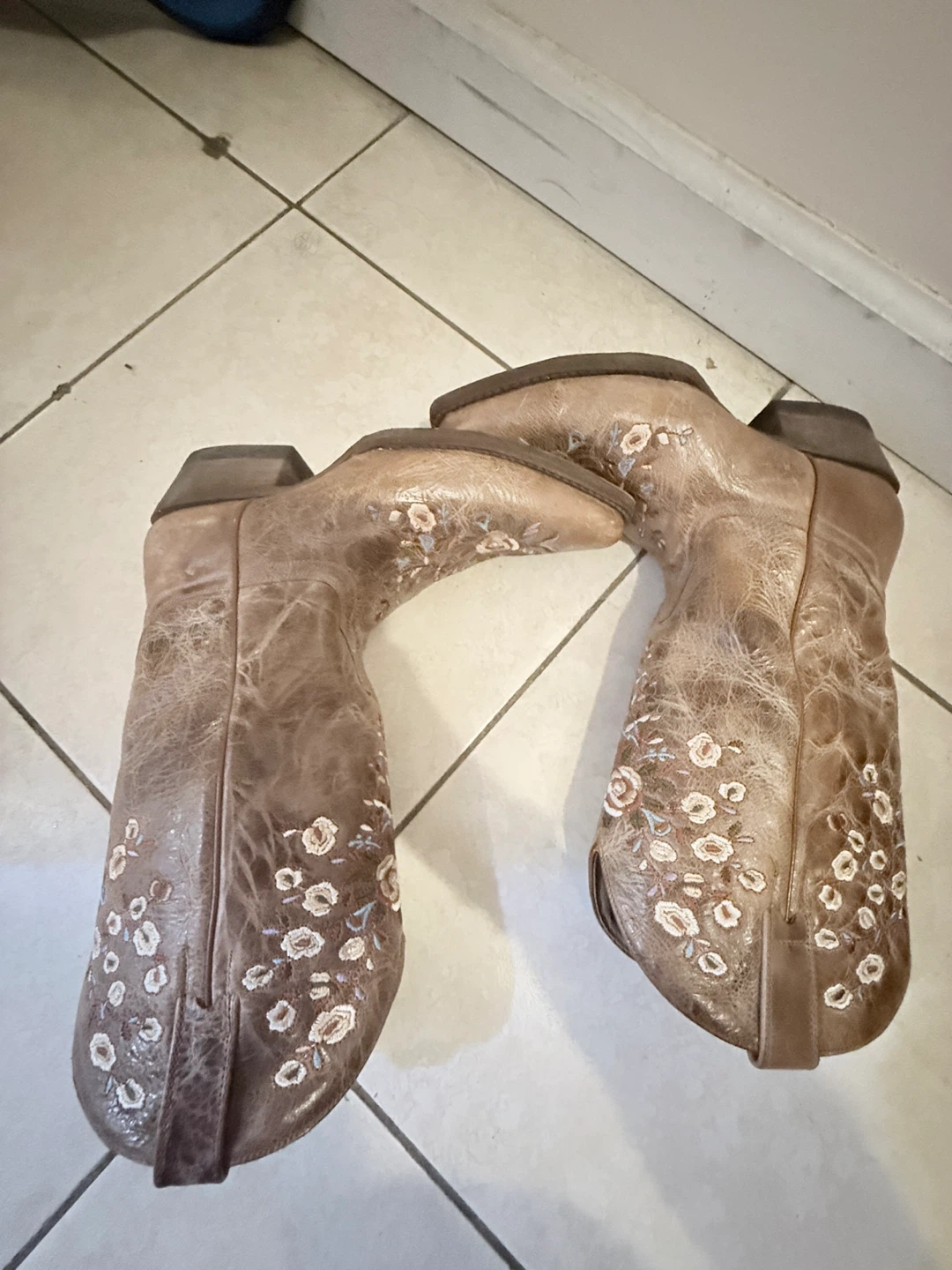 Women's Embroidered Cowboy Boots - photo 3