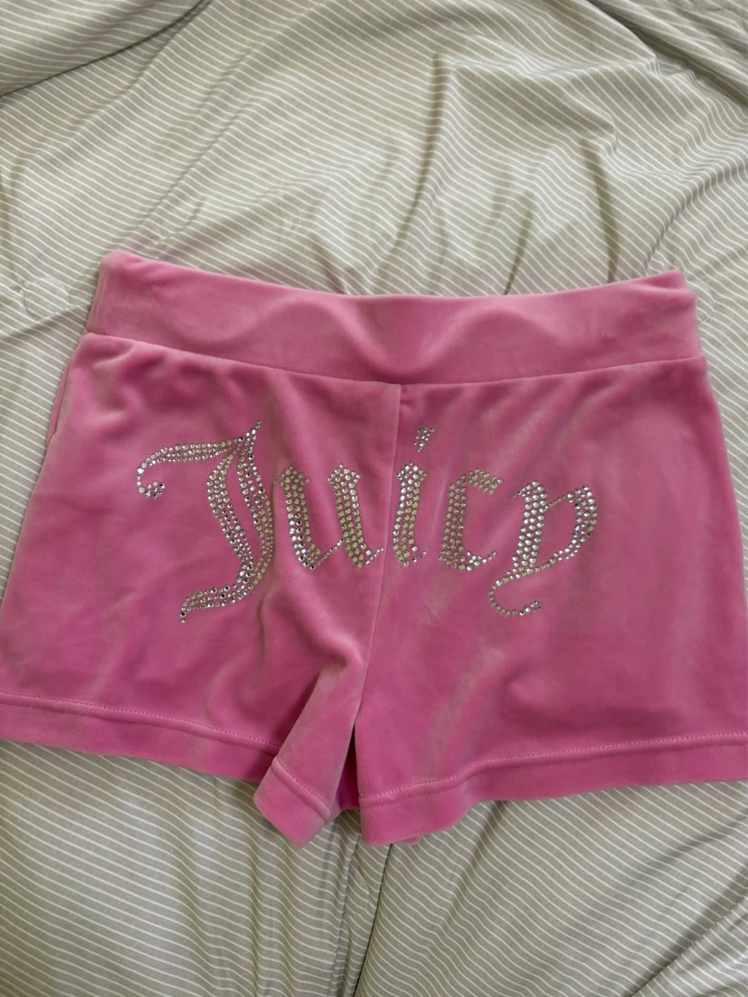Juicy Couture Pink Velour Shorts with Rhinestones - photo 3