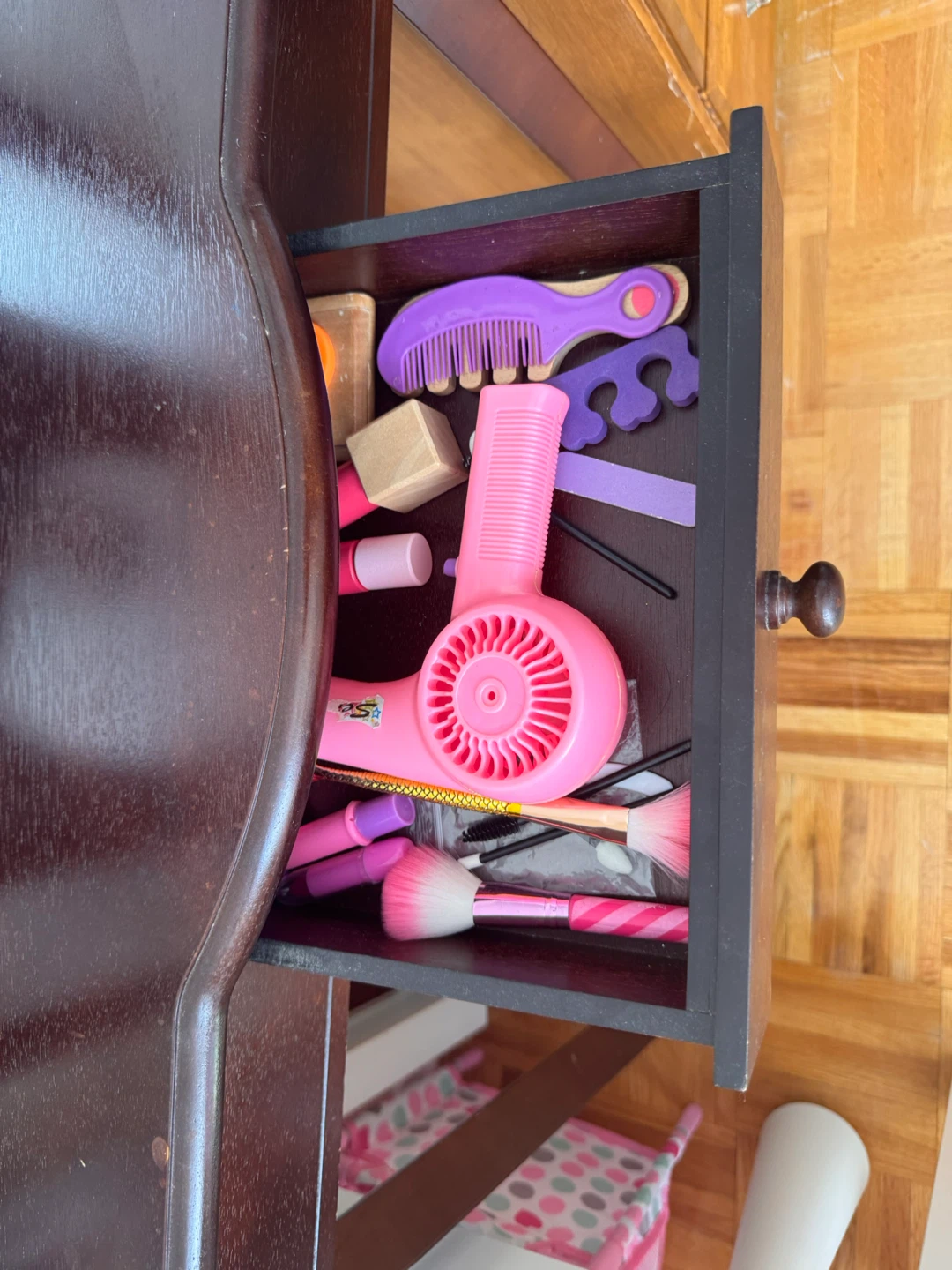 Kid's Vanity makeup - photo 2