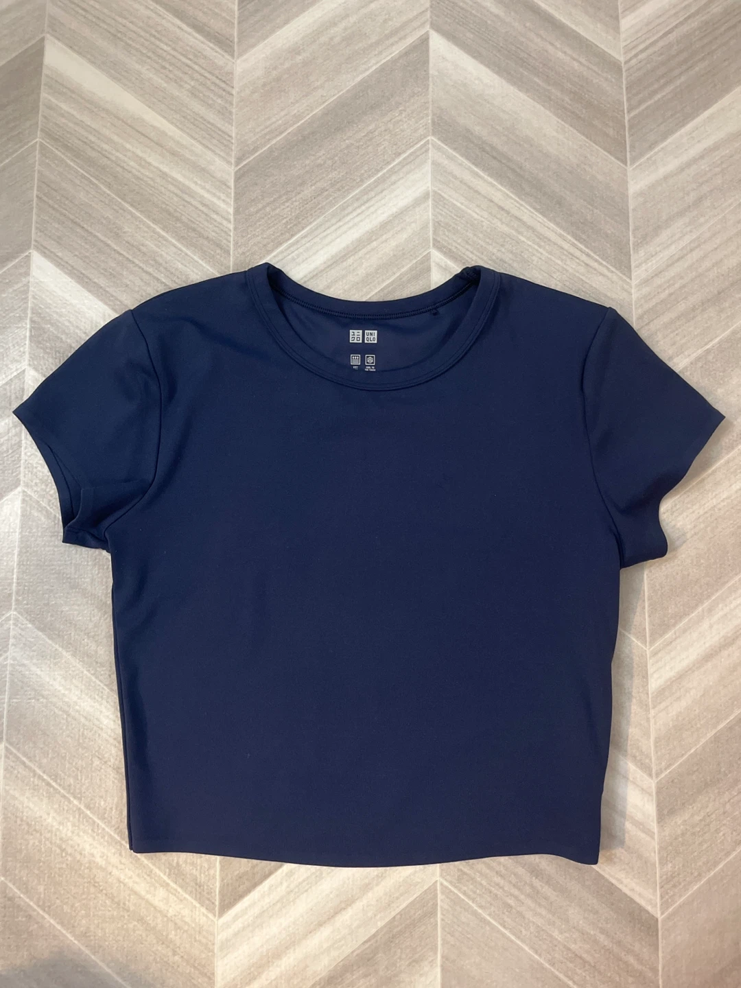 UNIQLO Women's Airism Navy Blue Short Sleeve T-Shirt