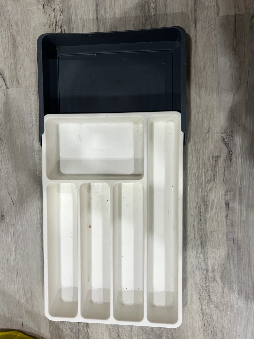 Expandable Cutlery Organizer