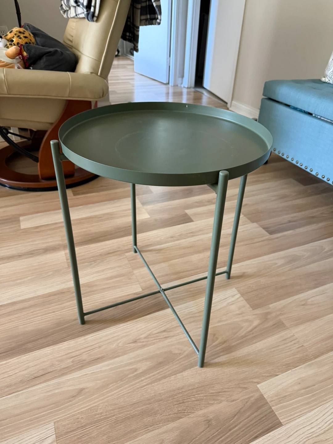 Green Metal Round Side Table - photo 2