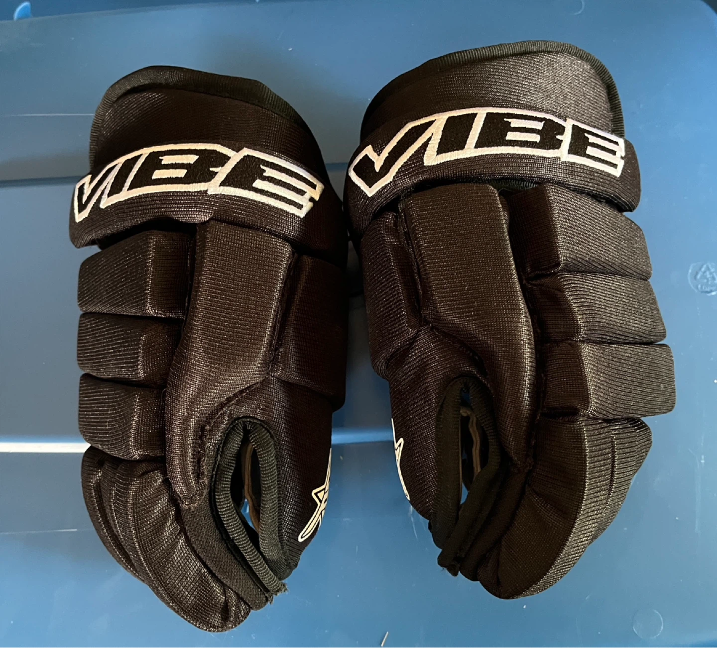 Vibe Hockey Gloves